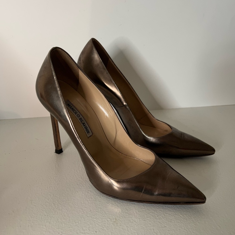 Manolo Blahnik Metallic Heels -39